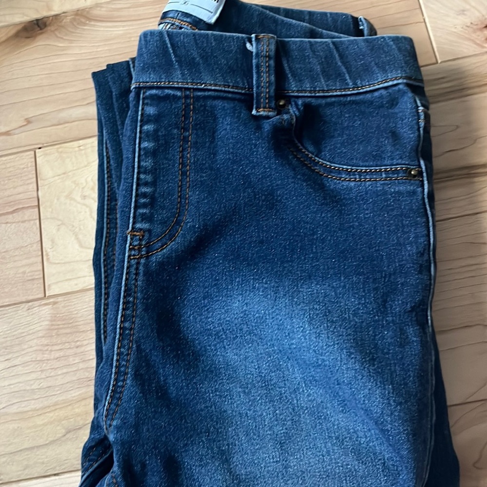 Selling jeans!! Super cheap
